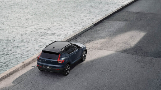 Volvo EX40 175kW Single Motor Plus Pro 69kWh 5dr Auto Electric Estate - Image 8